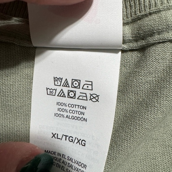 ‘All Mama wants is a silent night’ Holiday T-Shirt - Picture 4 of 4